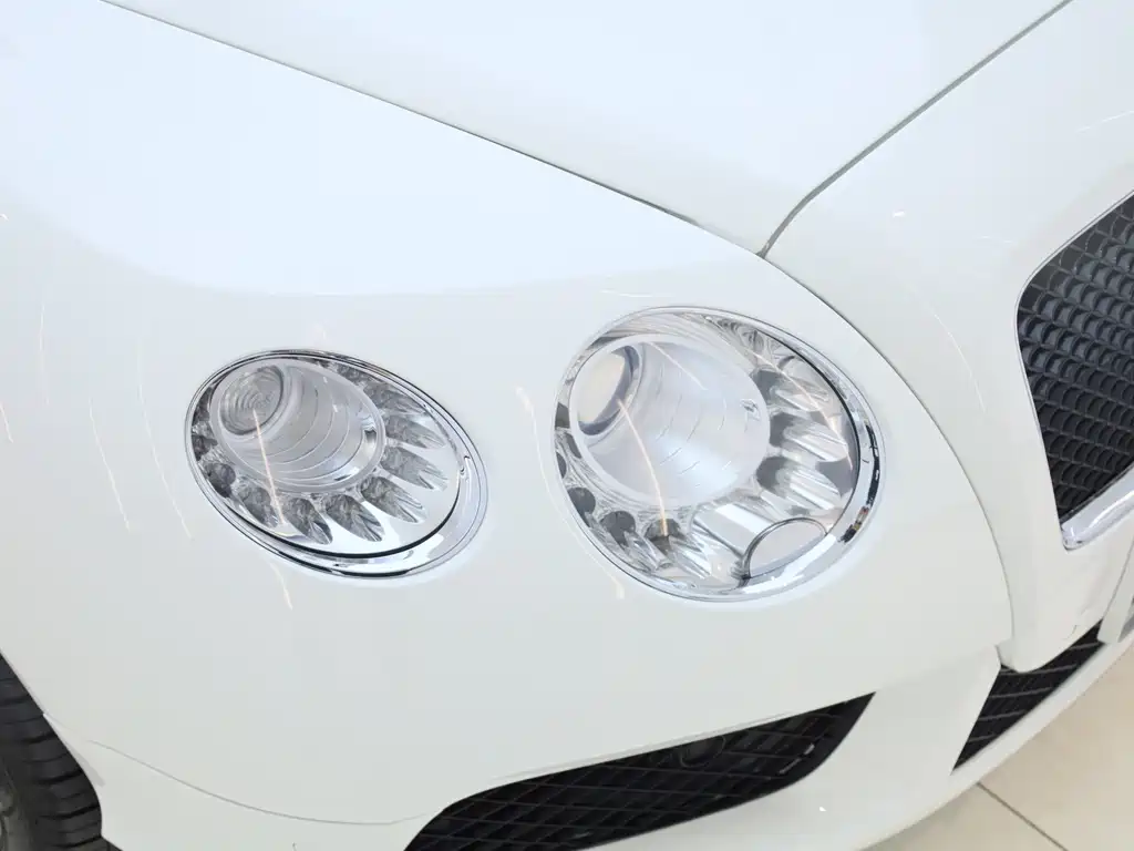 Bentley Continental 2014 — фото 12
