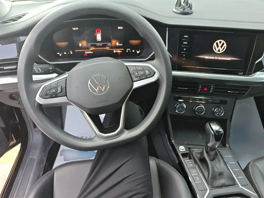 Volkswagen Passat 2025 — фото 10