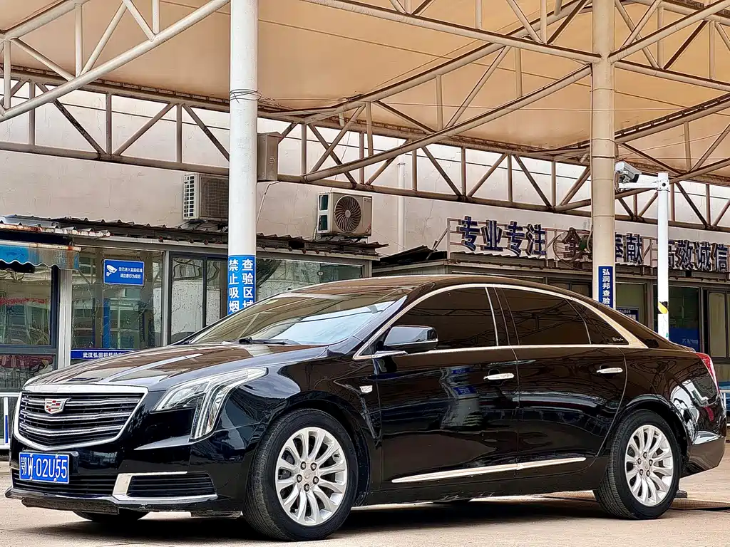 Cadillac XTS 2018 — фото 1