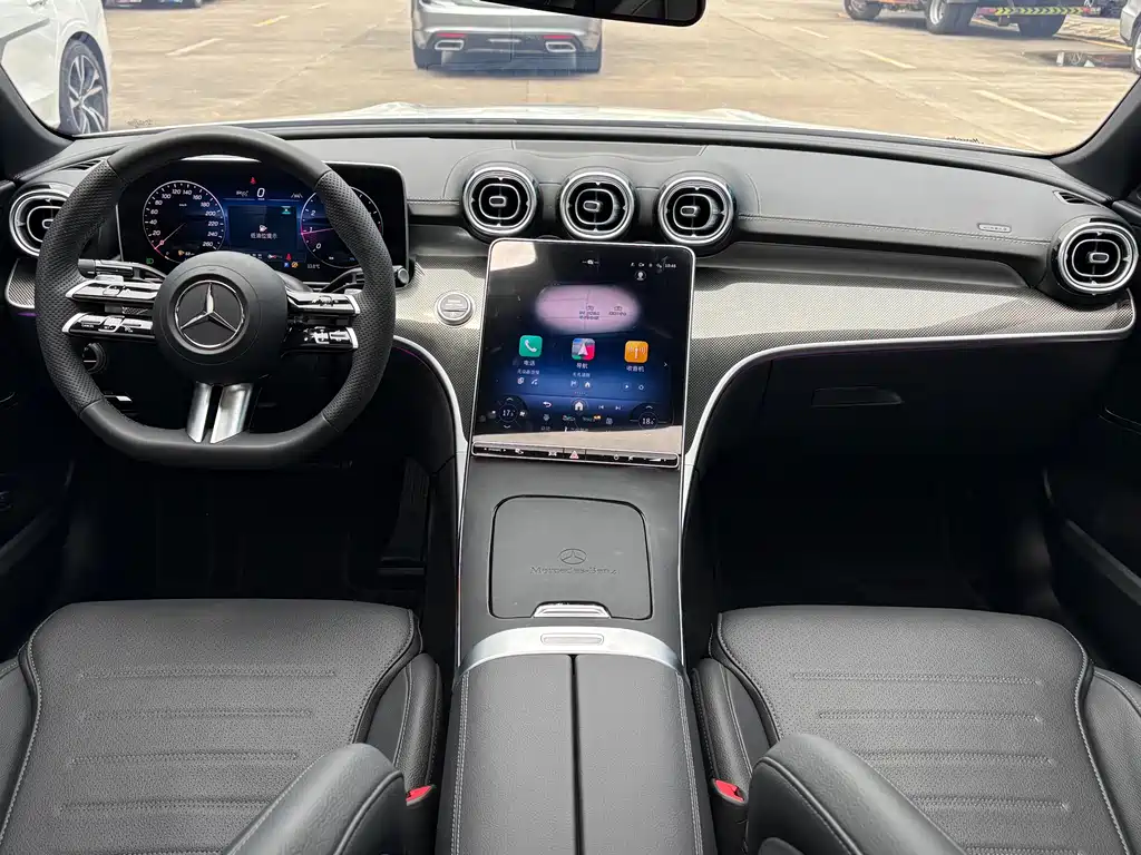 Mercedes-Benz C-Class 2025 — фото 10