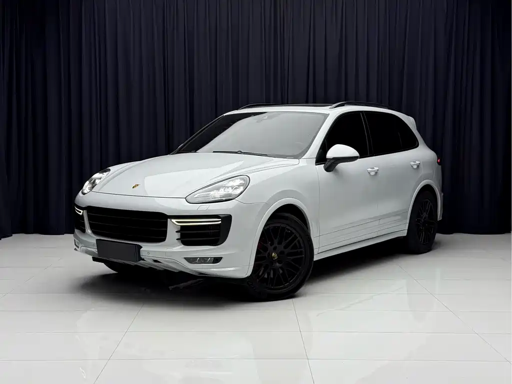 Porsche Cayenne 2016 — фото 1