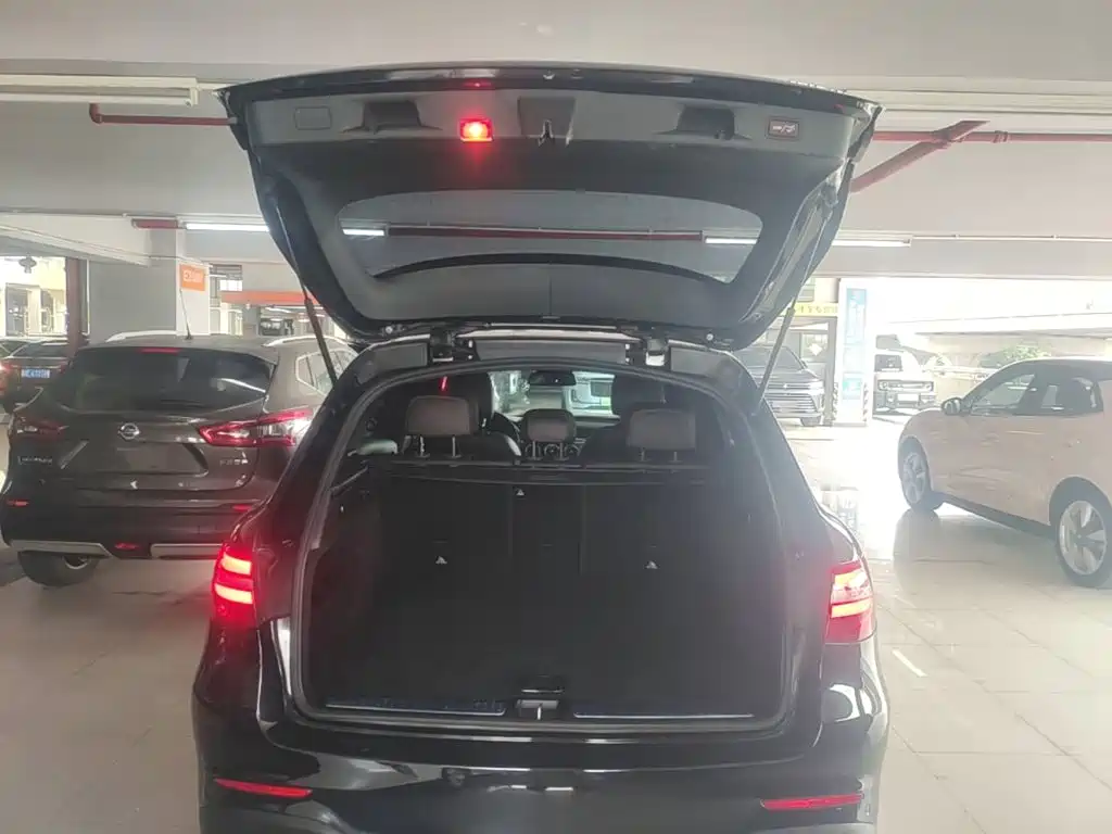 Mercedes-Benz GLC 2018 — фото 19