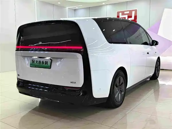 Li Auto MEGA 2025