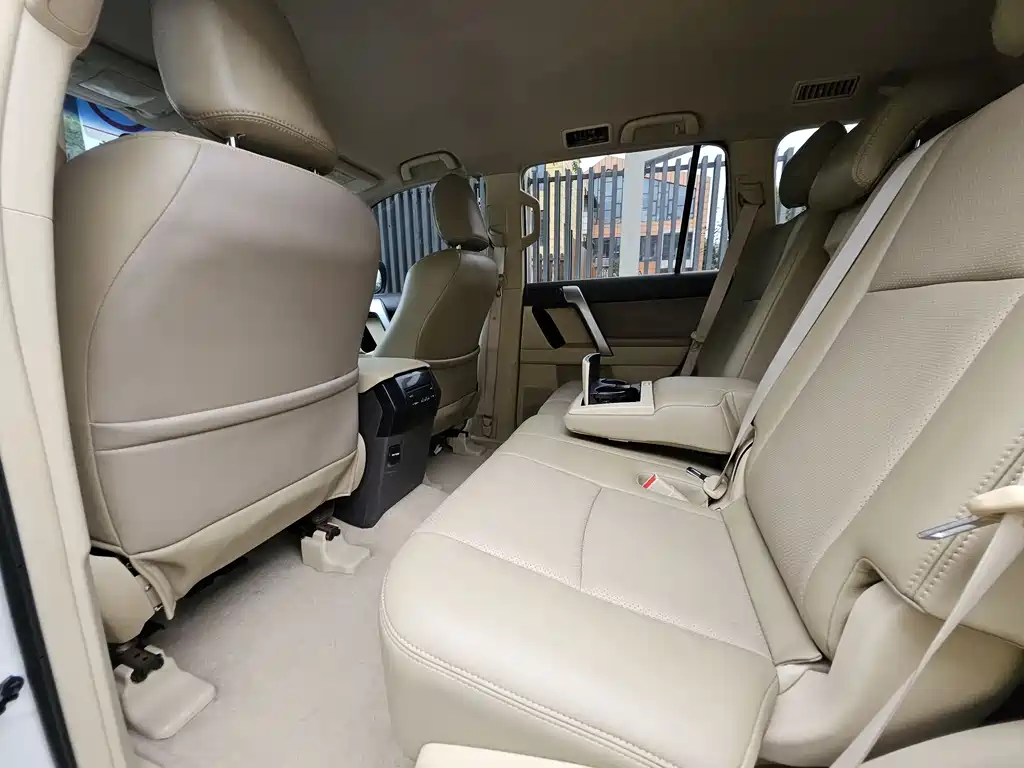 Toyota Prado 2015 — фото 15