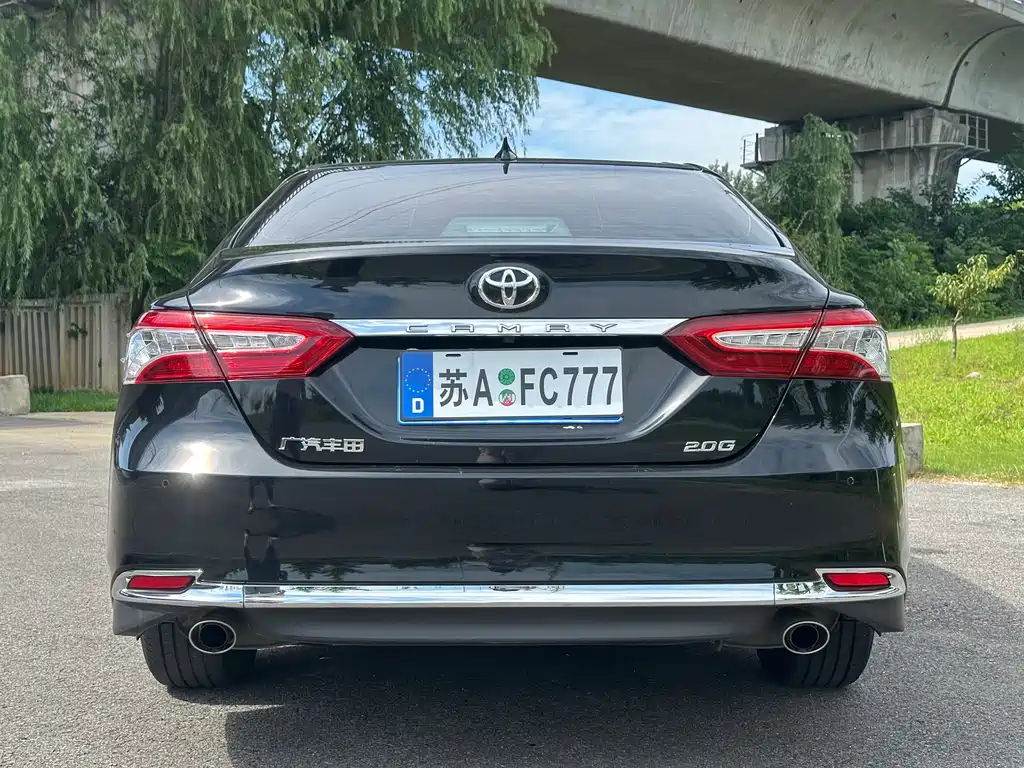 Toyota Camry 2023 — фото 14