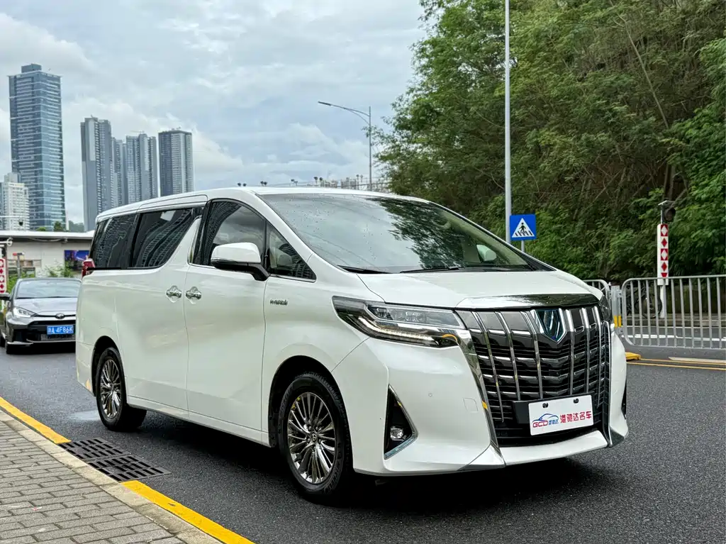 Toyota Alphard 2021 — фото 3