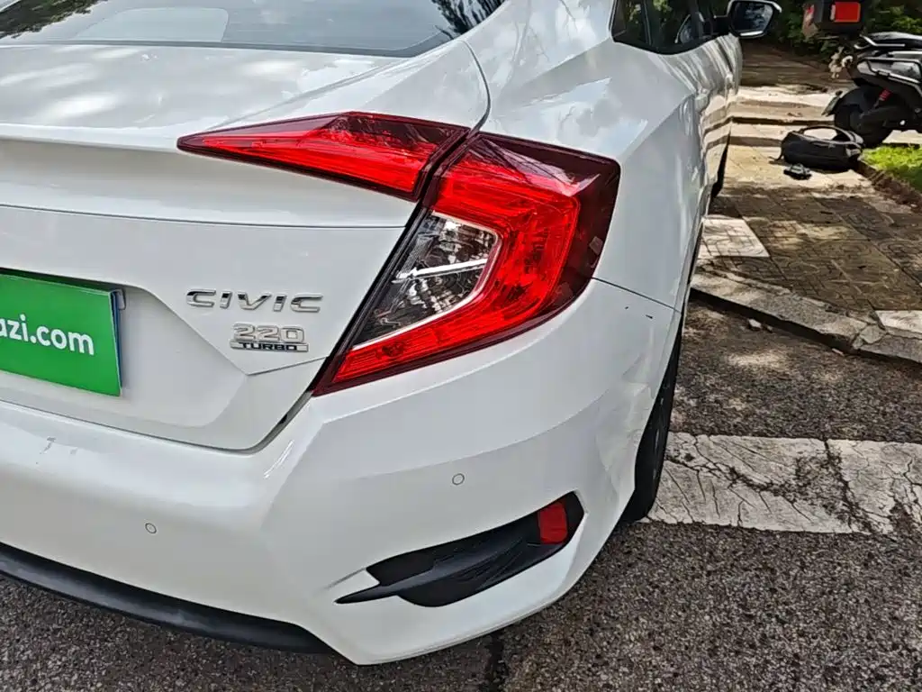 Honda Civic 2020 — фото 8
