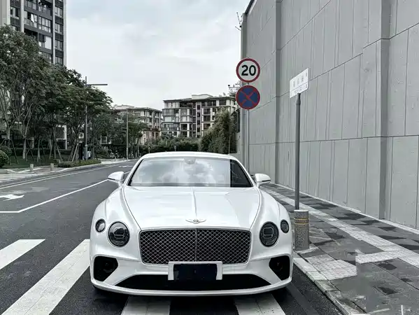Bentley Continental 2020