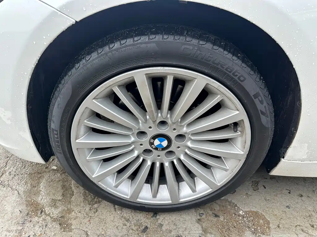 BMW 3 Series 2018 — фото 9