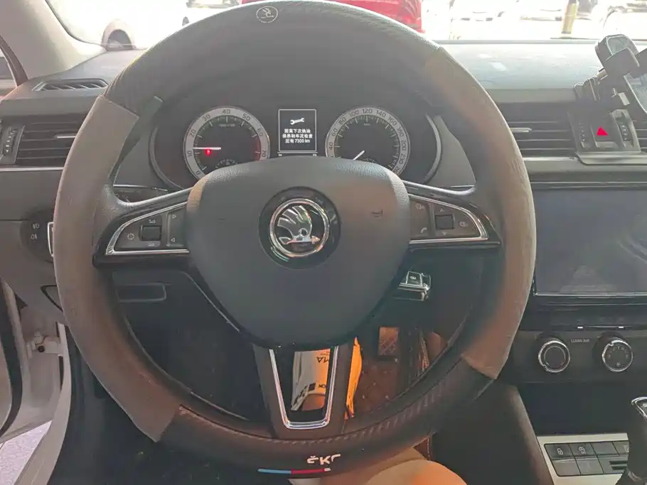 Skoda Octavia 2019 — фото 15
