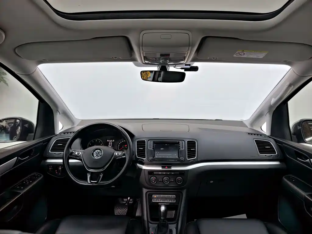 Volkswagen Sharan 2017 — фото 21