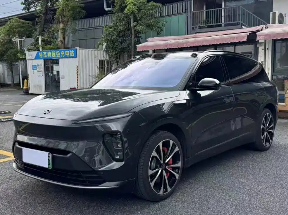 NIO ES8 2023
