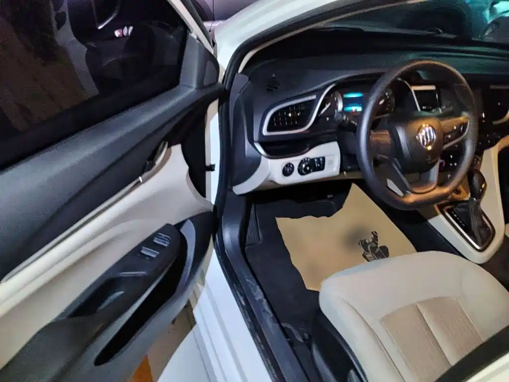 Buick Excelle 2015 — фото 16