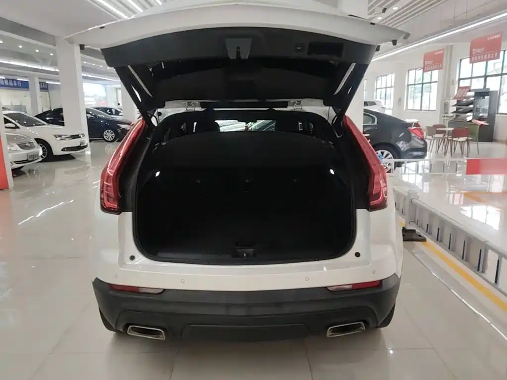 Cadillac XT4 2019 — фото 19