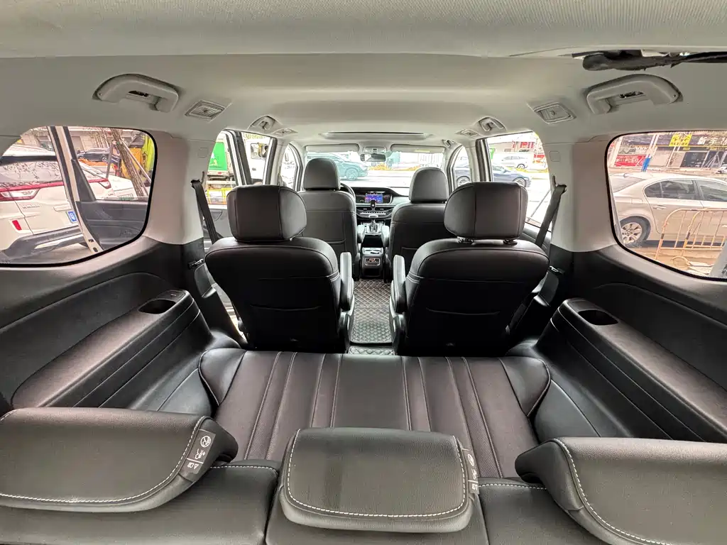GAC Motor Trumpchi M6 2020 — фото 17