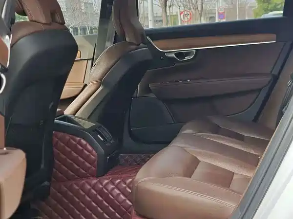 Volvo S90 2019