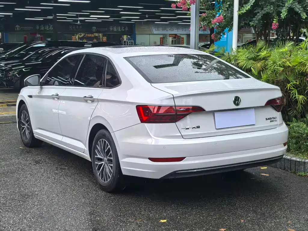 Volkswagen Sagitar 2020