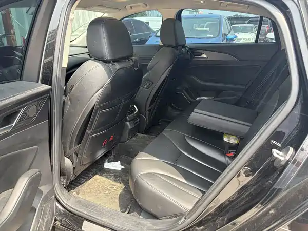 Hongqi H5 2021
