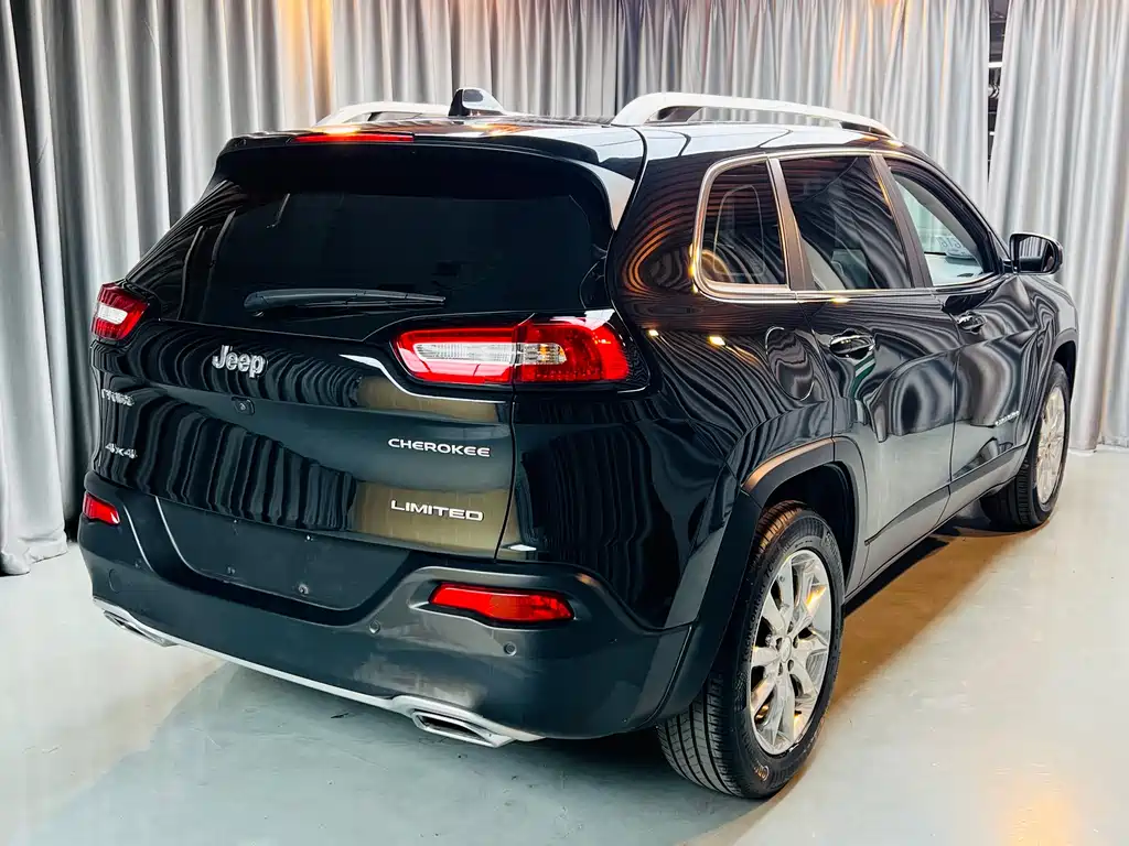 Jeep Cherokee 2016 — фото 4