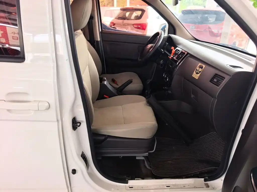 Wuling Rongguang V 2018 — фото 25