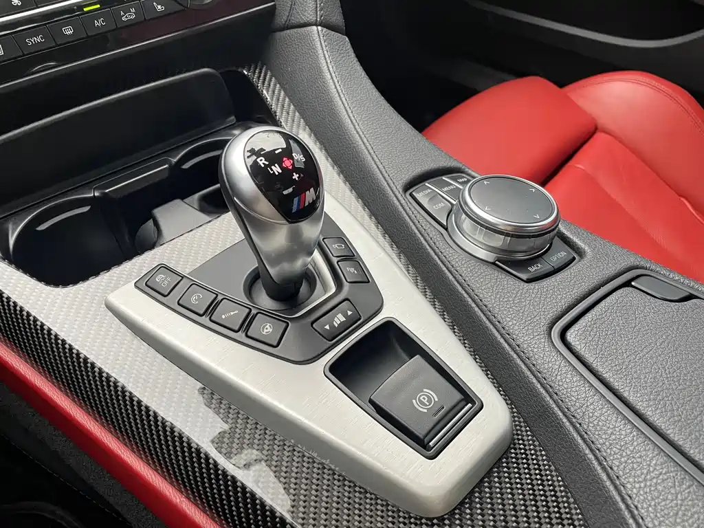 BMW M6 2017 — фото 11