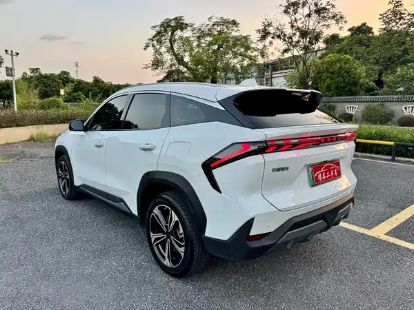 Geely Galaxy L7 2023