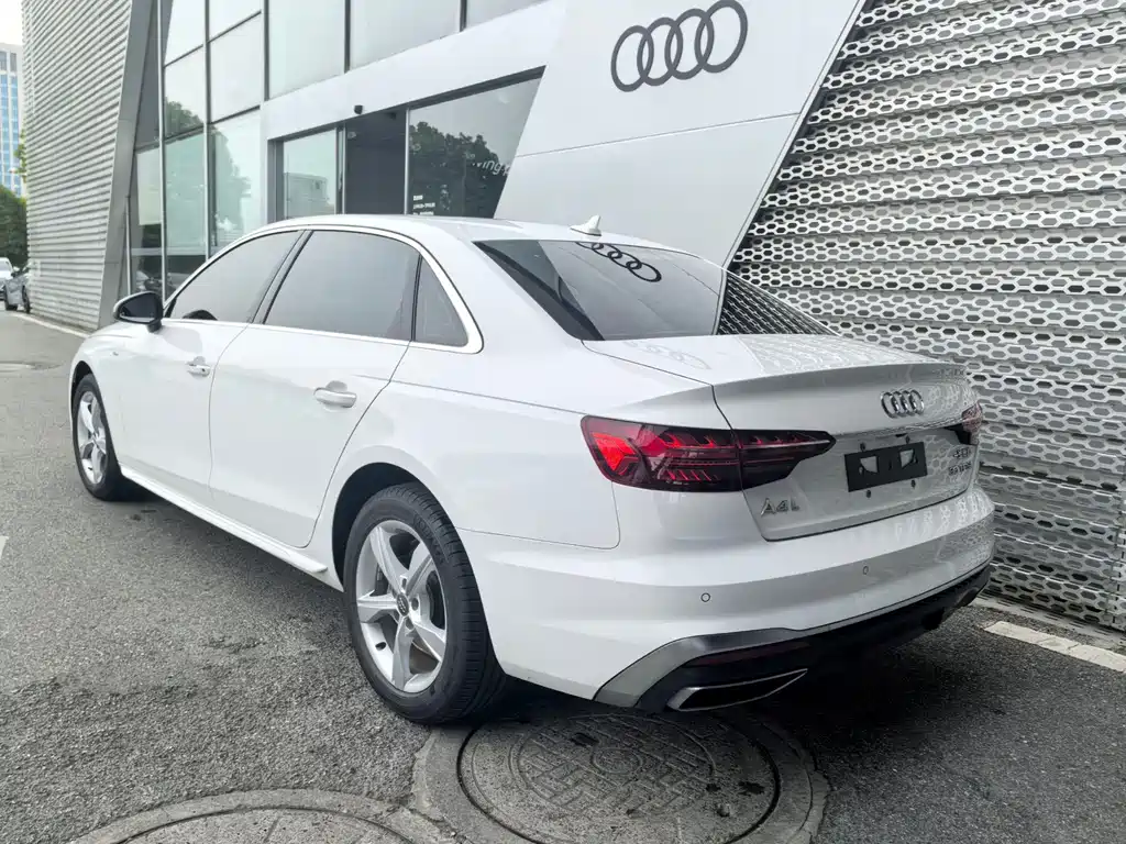 Audi A4L 2021 — фото 6