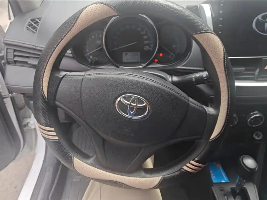 Toyota Yaris L 2017 — фото 15