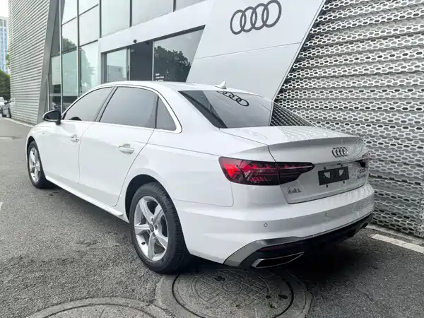 Audi A4L 2021