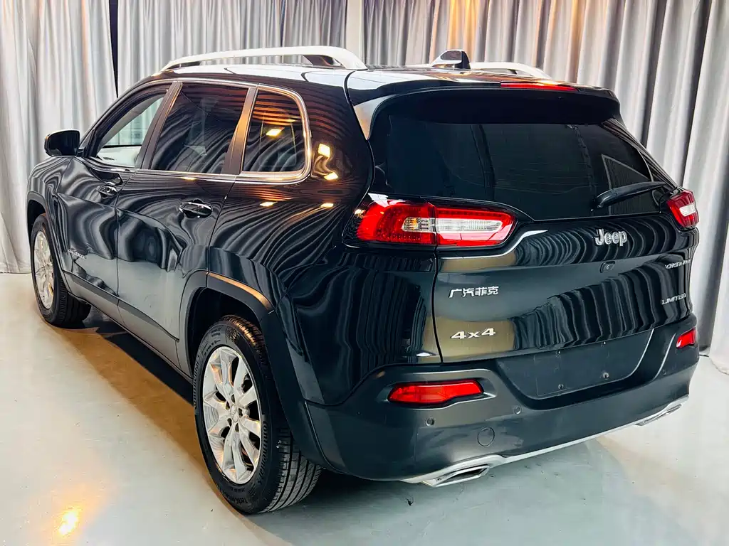 Jeep Cherokee 2016 — фото 5