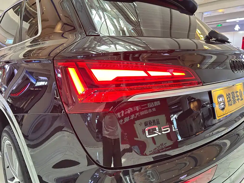 Audi Q5L 2023 — фото 17