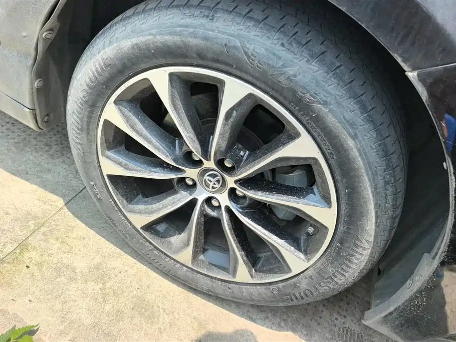 Toyota Avalon 2024