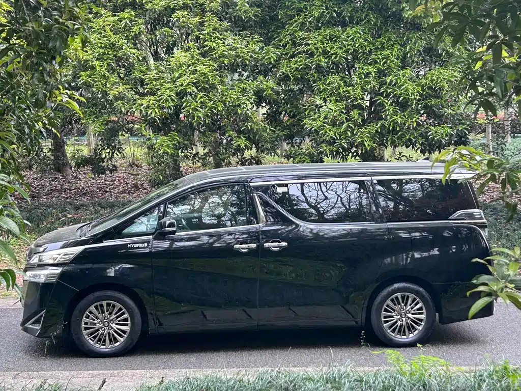 Toyota Vellfire 2023 — фото 7