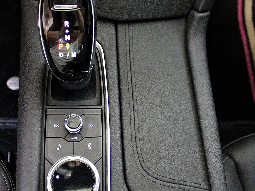 Cadillac XT6 2021 — фото 10