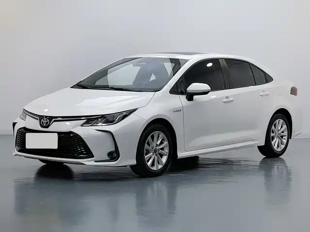 Toyota Corolla 2023 — фото 1