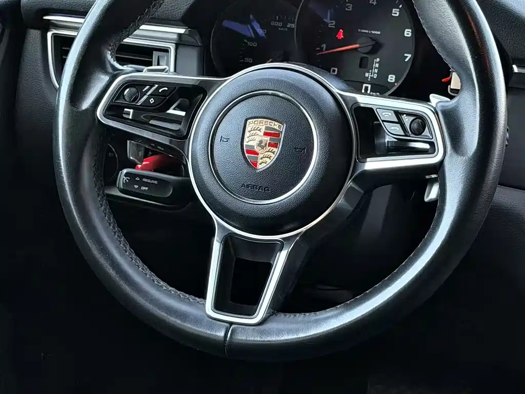Porsche Macan 2016 — фото 5