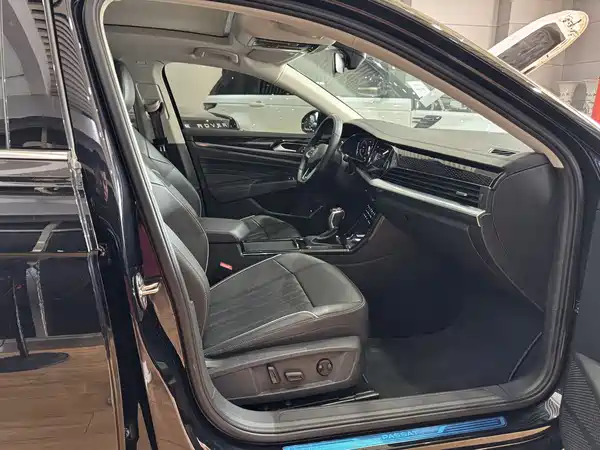 Volkswagen Passat 2023