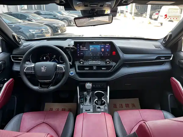 Toyota Crown Kluger 2022