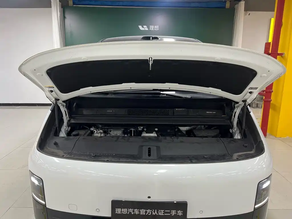 Li Auto Li MEGA 2025