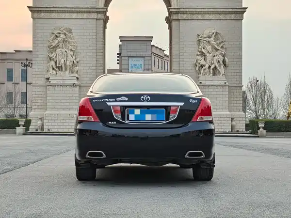 Toyota Crown 2012
