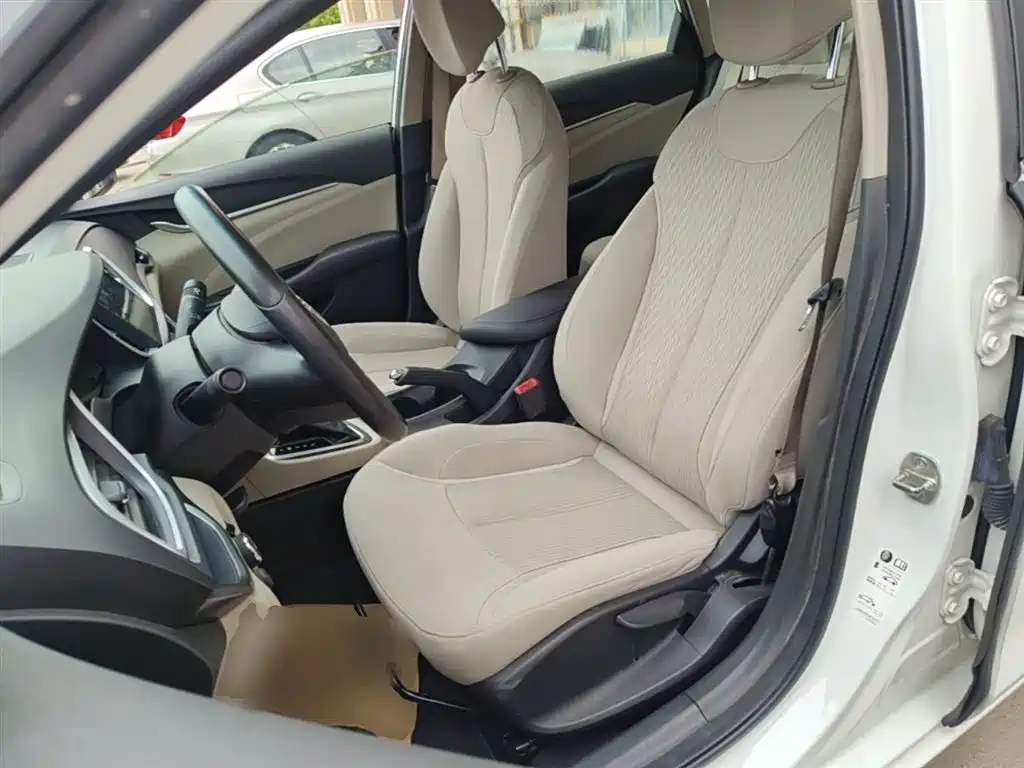 Buick Excelle 2018 — фото 15