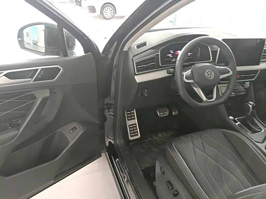 Volkswagen Tiguan L 2025 — фото 16