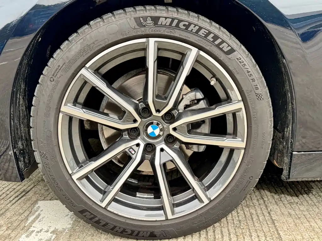 BMW 3 Series 2024 — фото 15