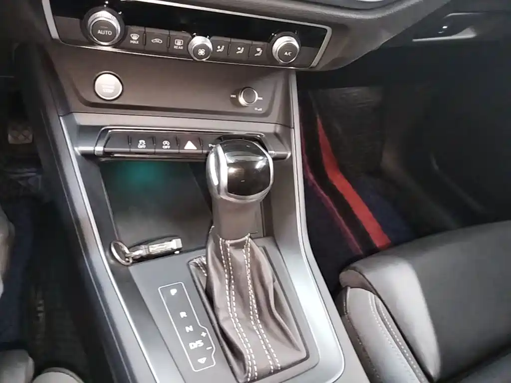 Audi Q3 Sportback 2023 — фото 10
