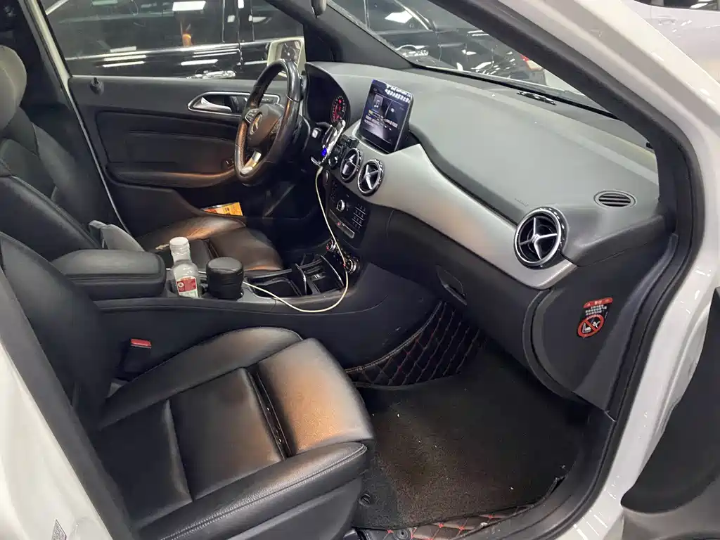 Mercedes-Benz B-Class 2018 — фото 12