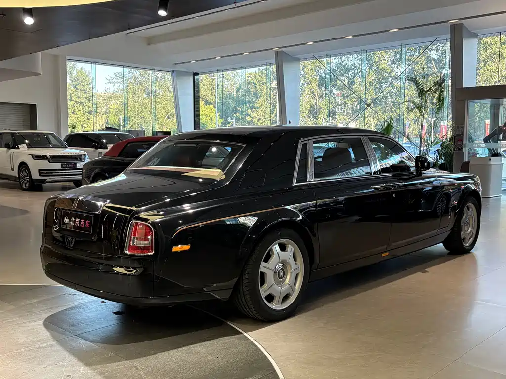 Rolls-Royce Phantom 2012 — фото 28