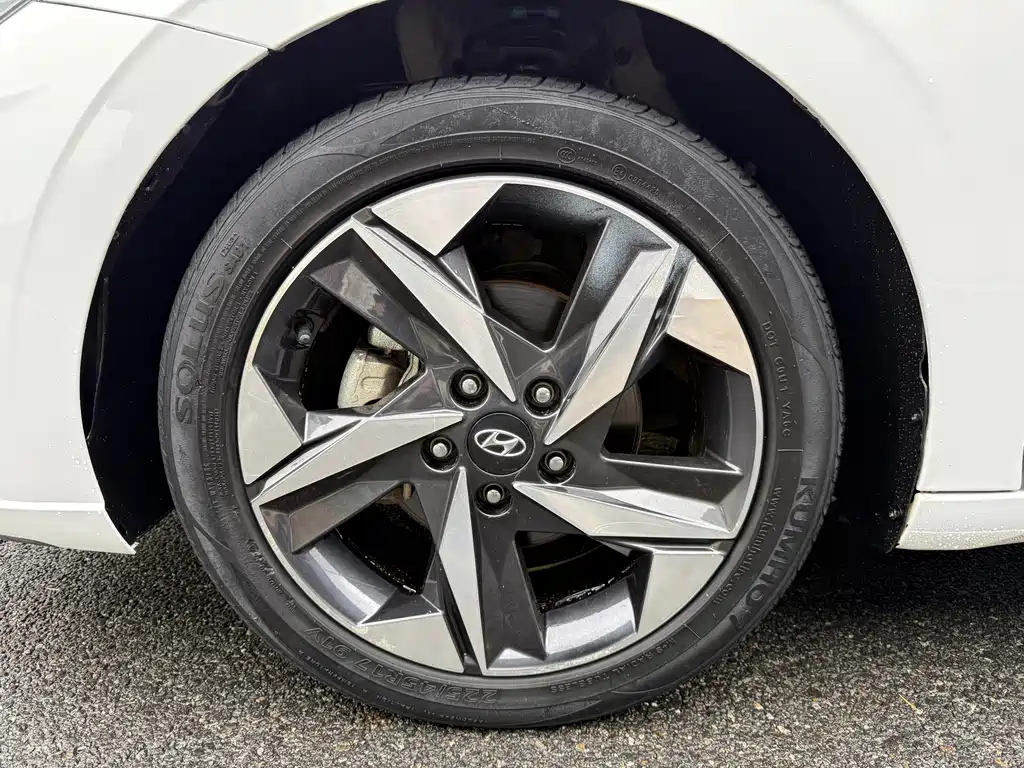 Hyundai Elantra 2022 — фото 33