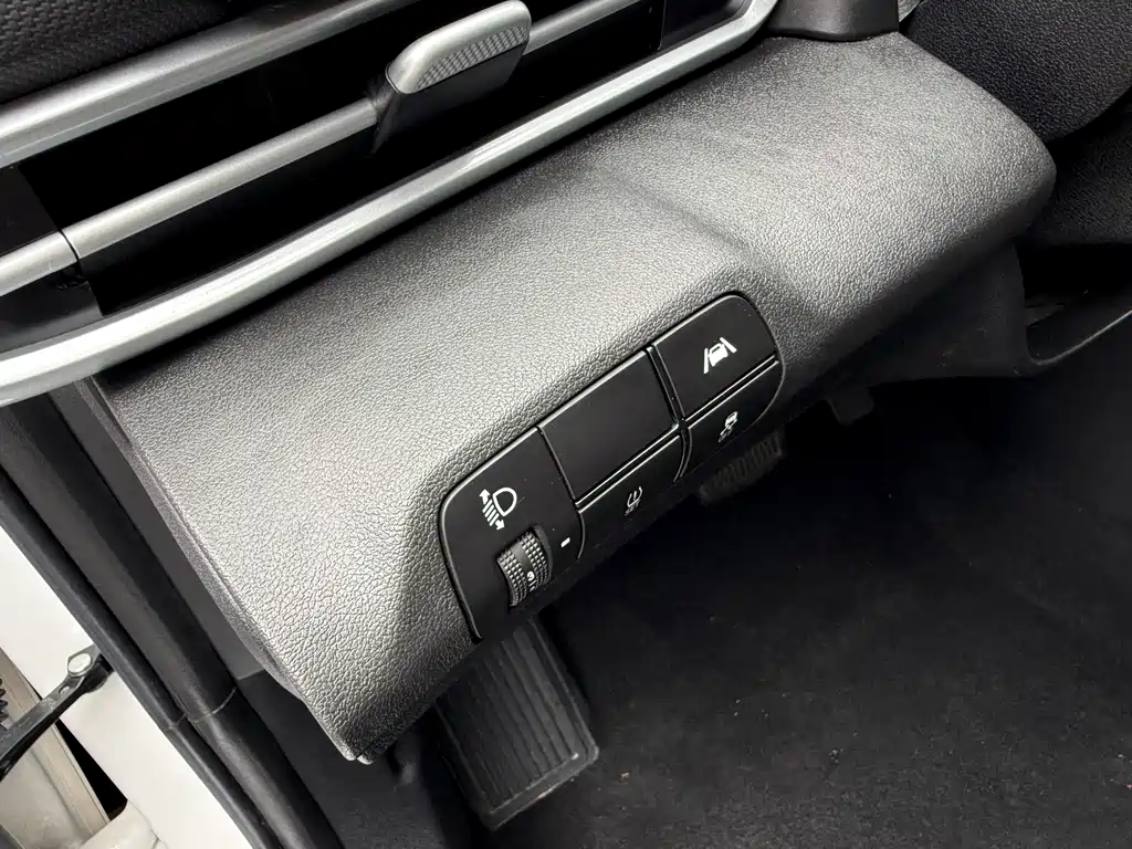 Hyundai Elantra 2022 — фото 20