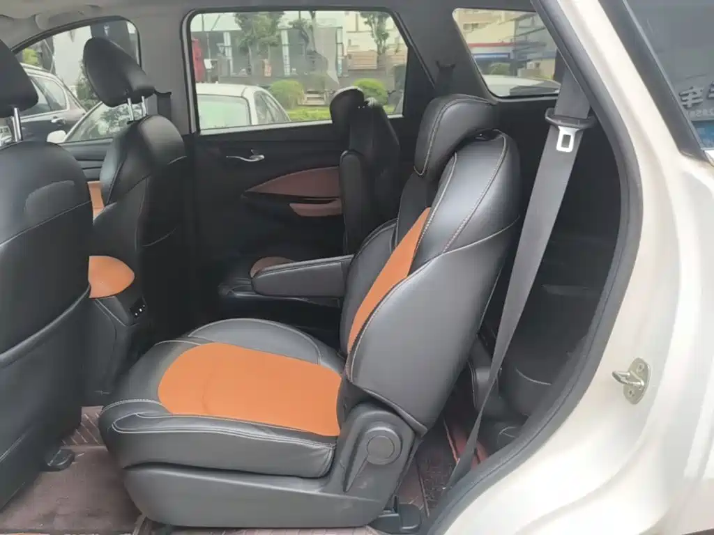 Wuling Hongguang S3 2018 — фото 17