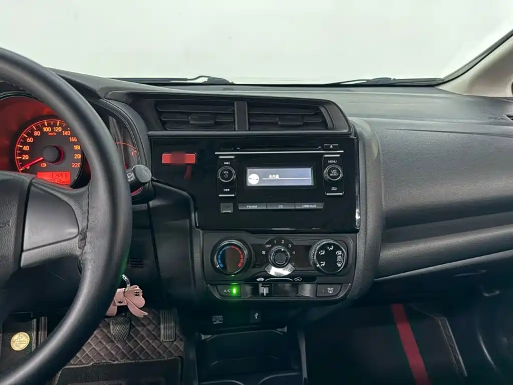 Honda Fit 2018 — фото 14